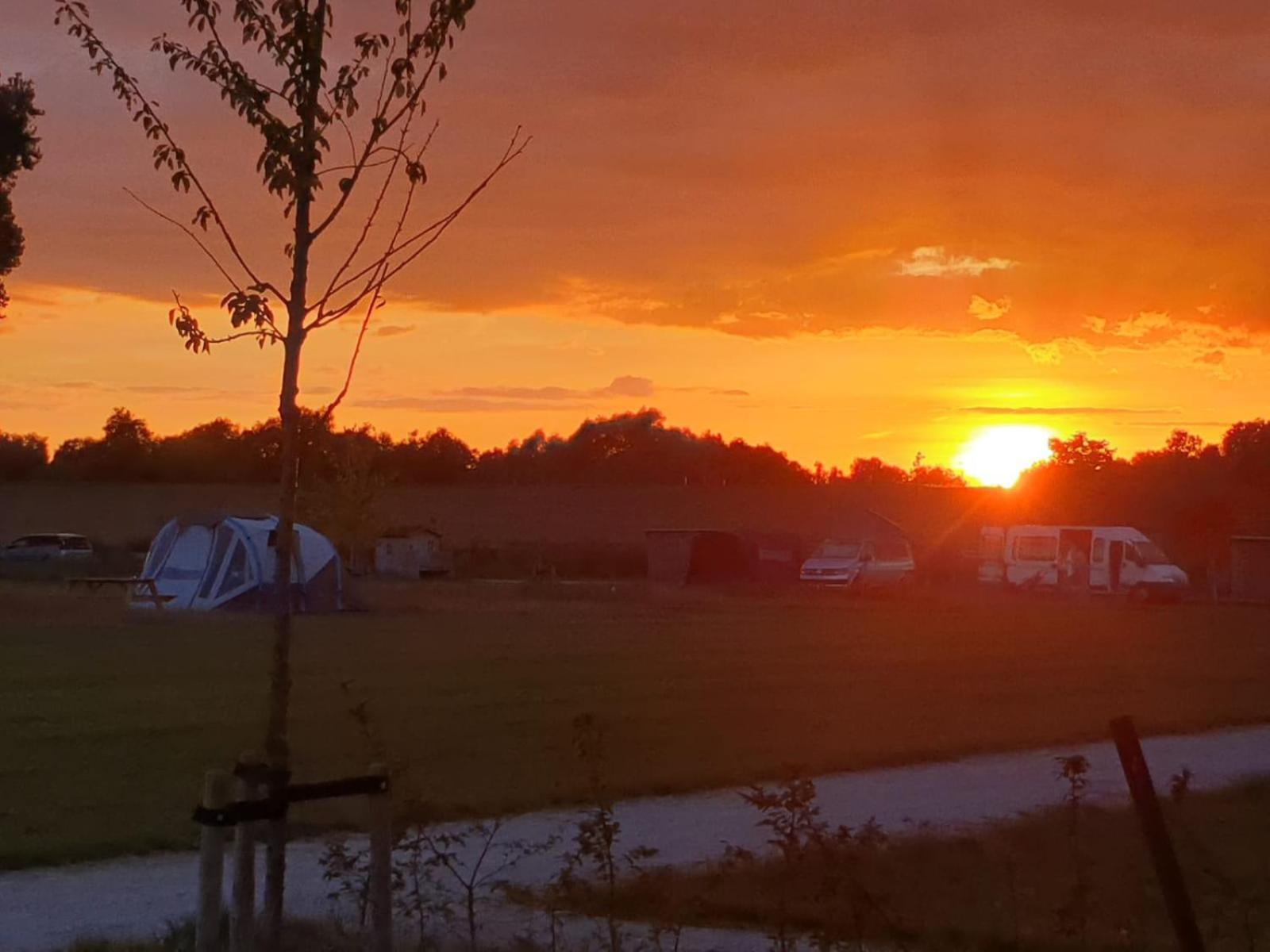 De Hazelaarshof Luxe Glampingtent Bij Natuurgebied De Millingerwaard Kekerdom Екстериор снимка