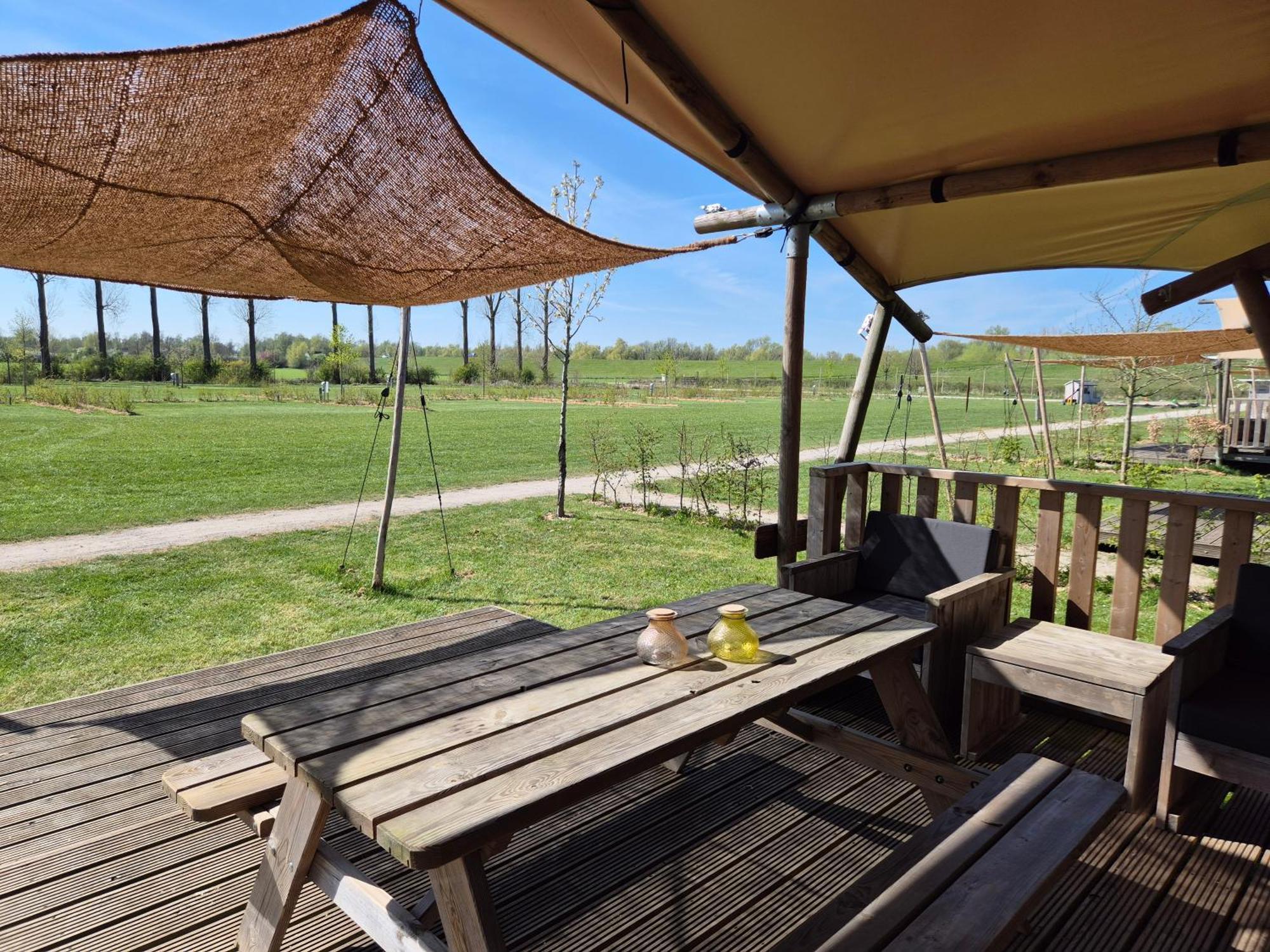 De Hazelaarshof Luxe Glampingtent Bij Natuurgebied De Millingerwaard Kekerdom Екстериор снимка
